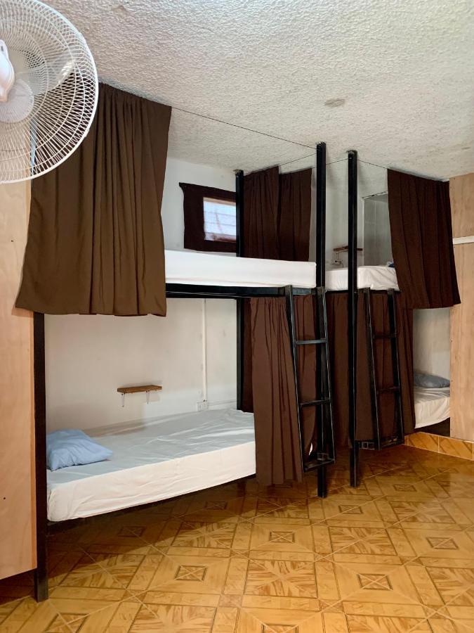 Spanglish Hostel 巴利亚多利德 外观 照片