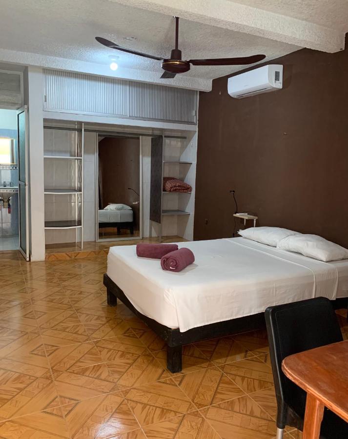 Spanglish Hostel 巴利亚多利德 外观 照片