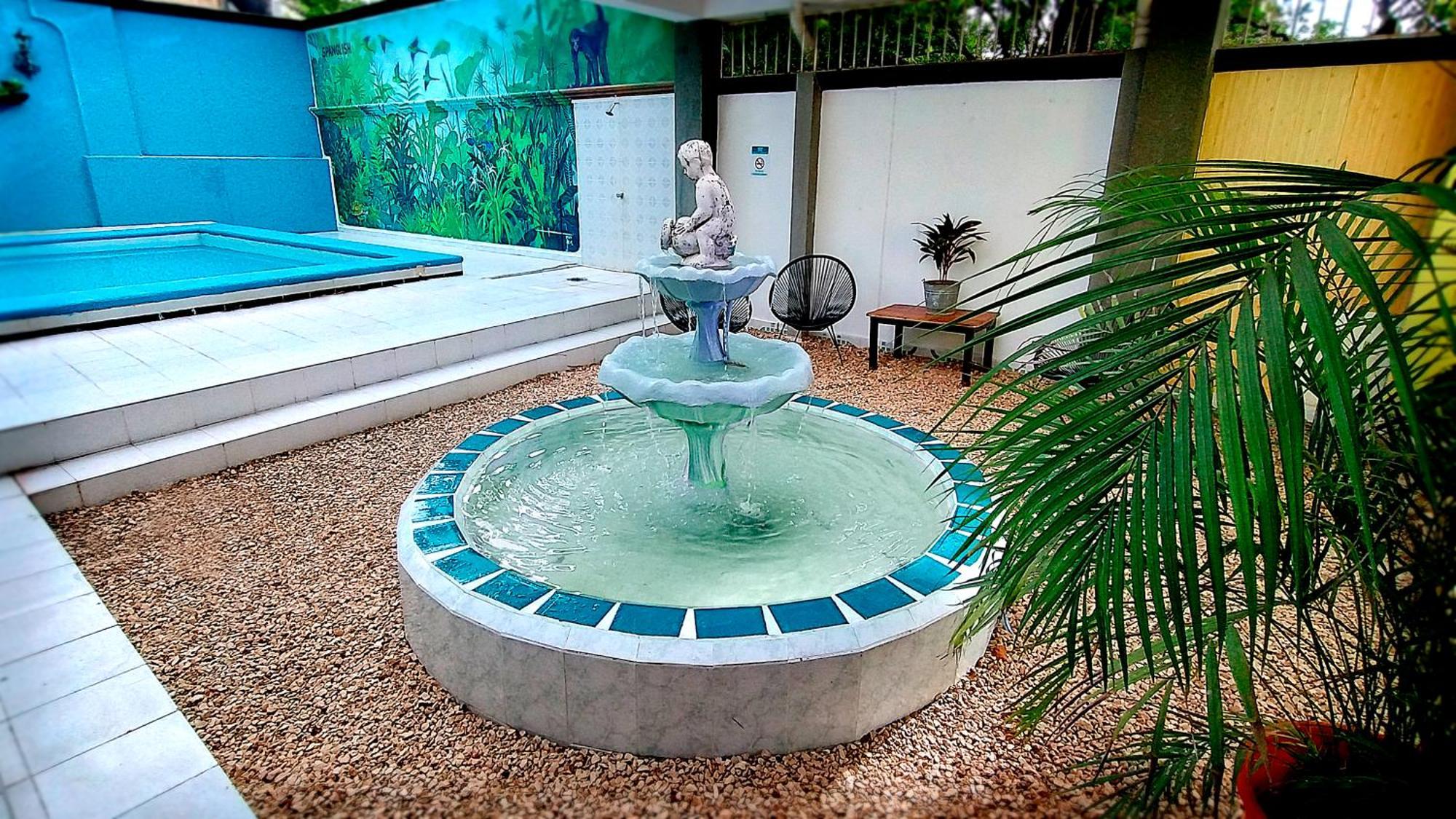 Spanglish Hostel 巴利亚多利德 外观 照片